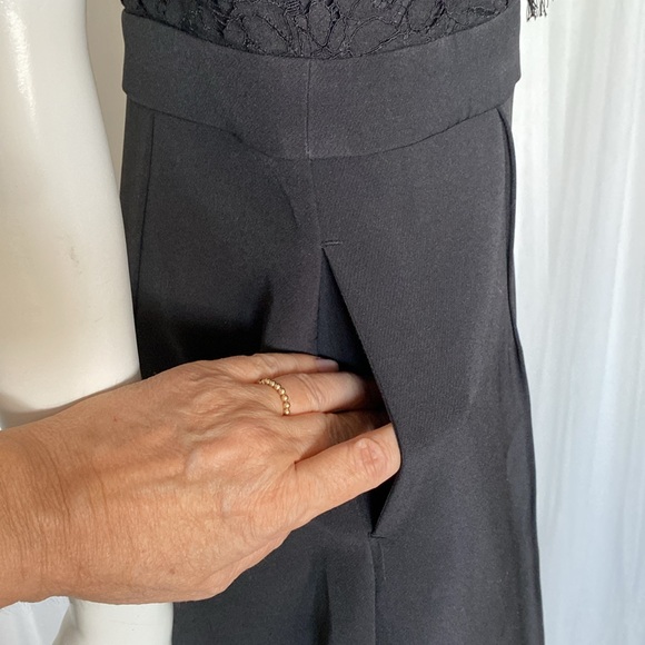 NEW!! Isaac Mizrahi black lace wide leg jumpsuit! Ruffles holiday, event Size 6 - Picture 10 of 17